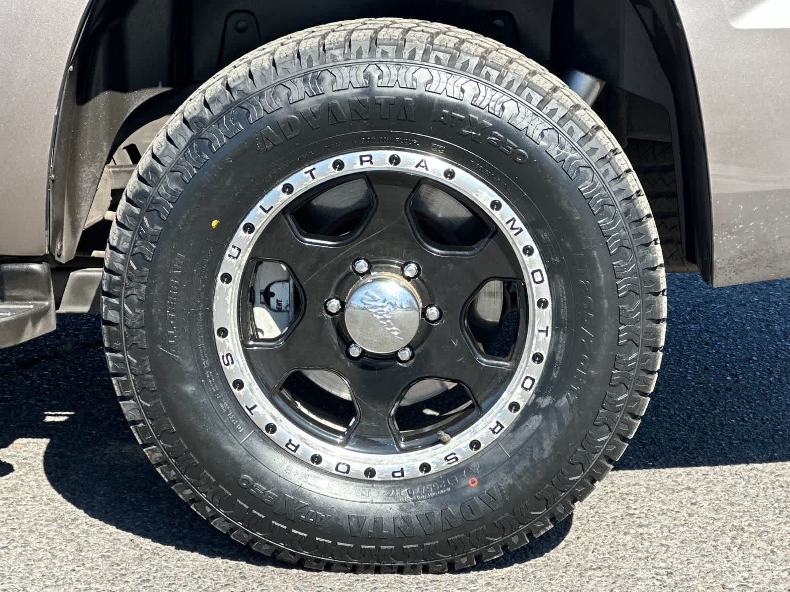 Thumbnail: 2013 Chevrolet Tahoe - 25