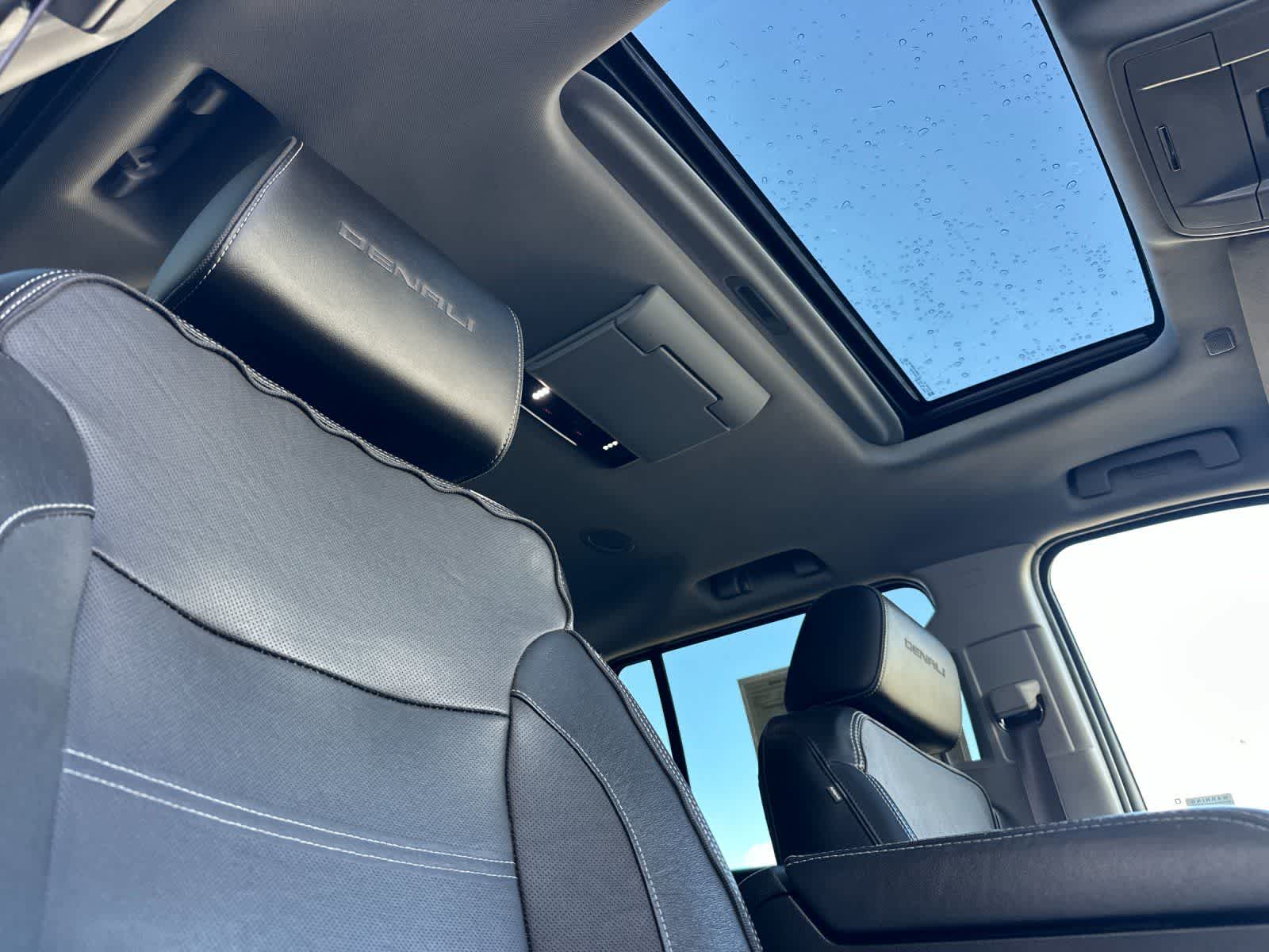 Thumbnail: 2017 GMC Yukon XL - 18