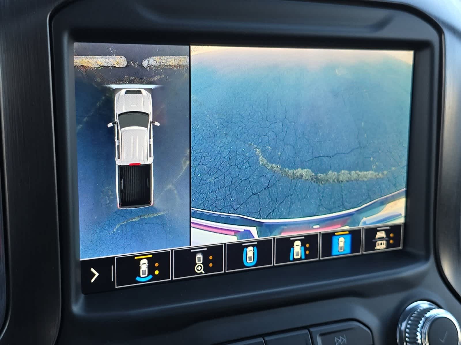 Thumbnail: 2021 GMC Sierra 3500 - 19