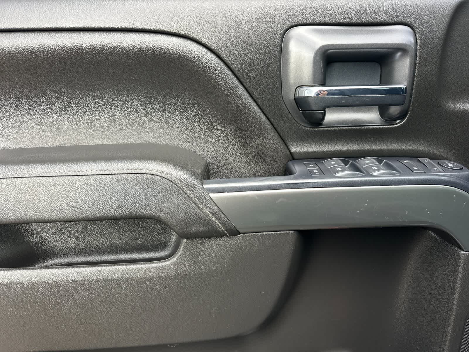 Thumbnail: 2018 Chevrolet Silverado 1500 - 12