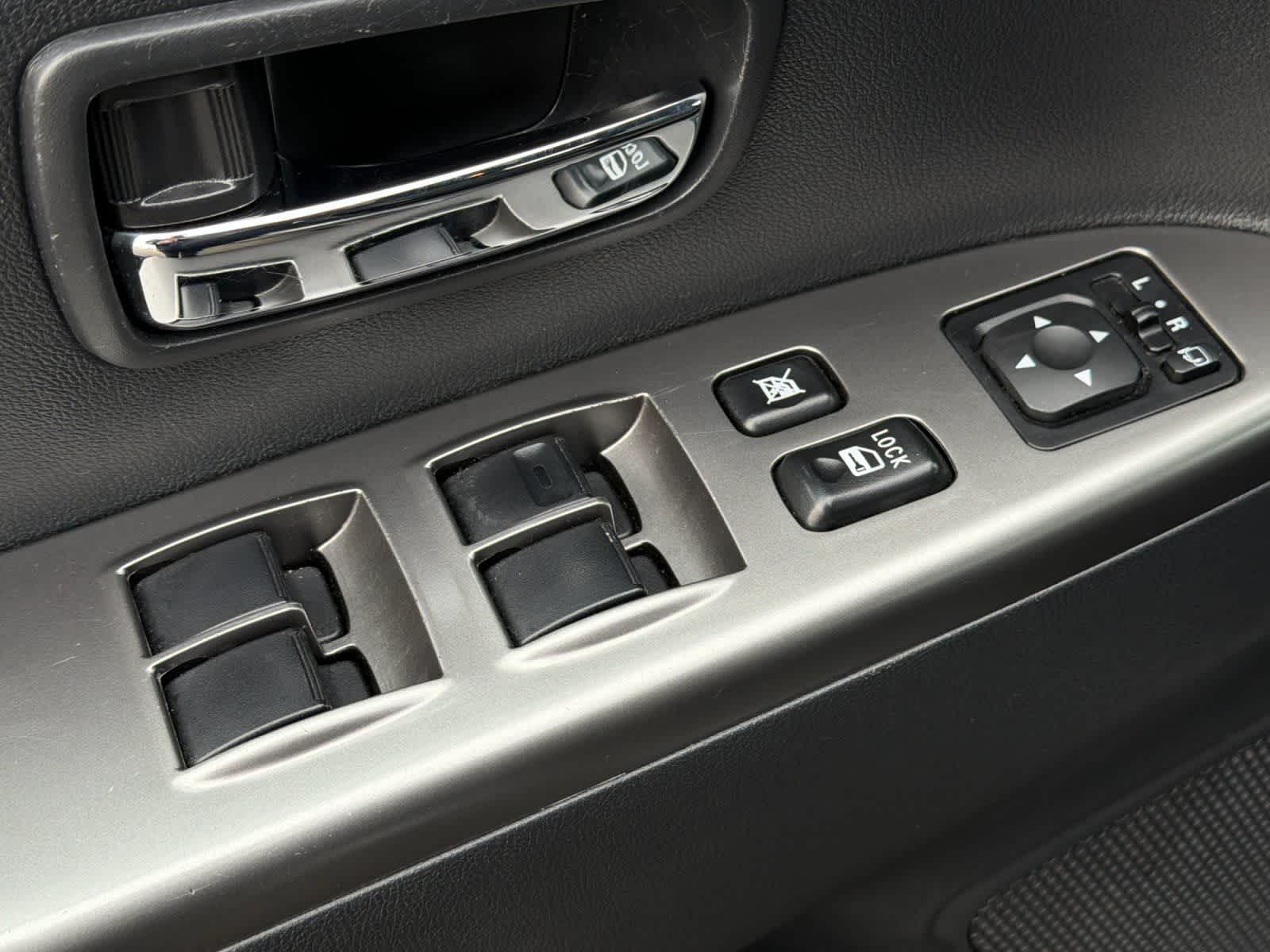 Thumbnail: 2024 Mitsubishi Outlander Sport - 13