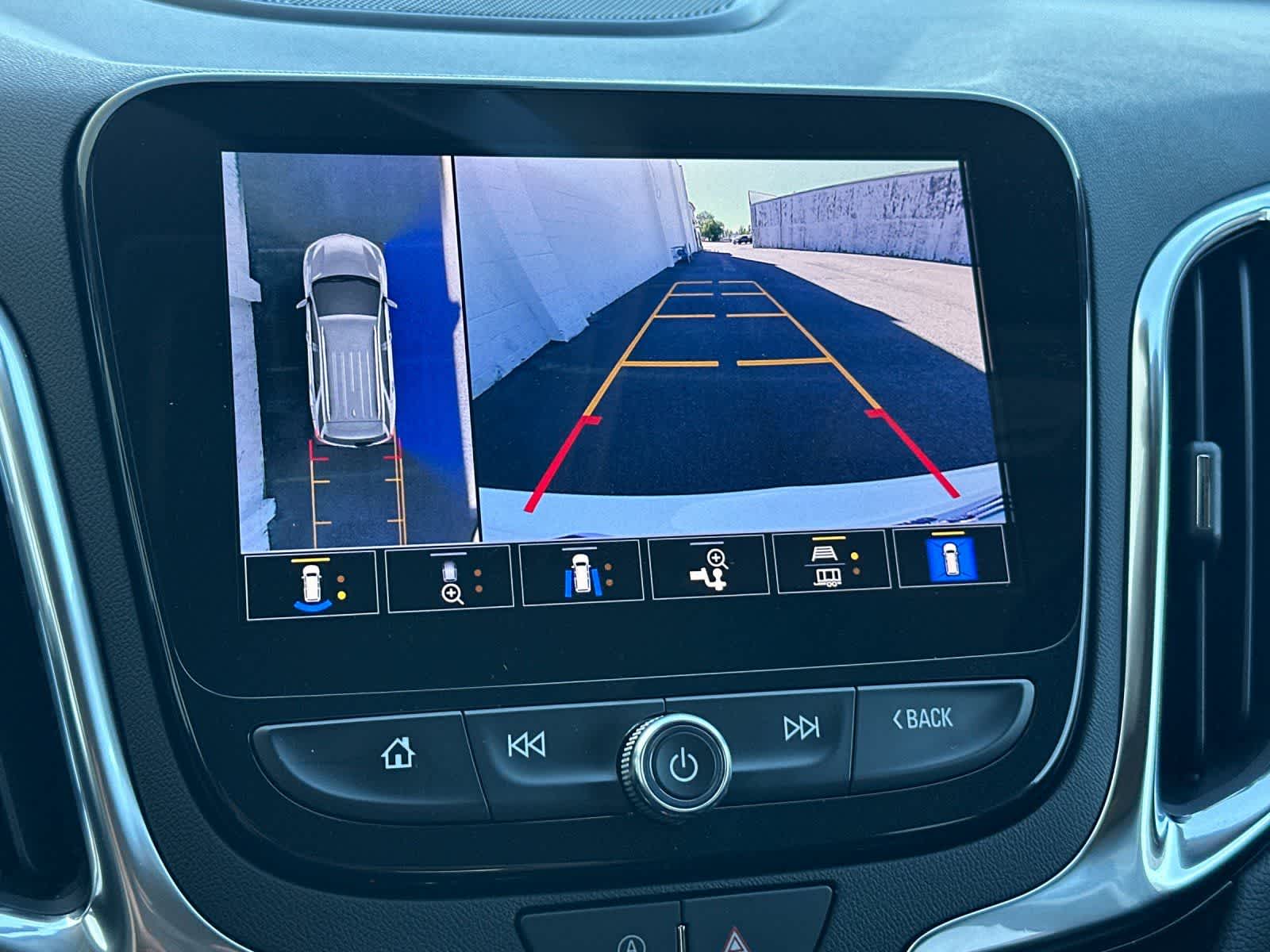 Thumbnail: 2022 Chevrolet Equinox - 20