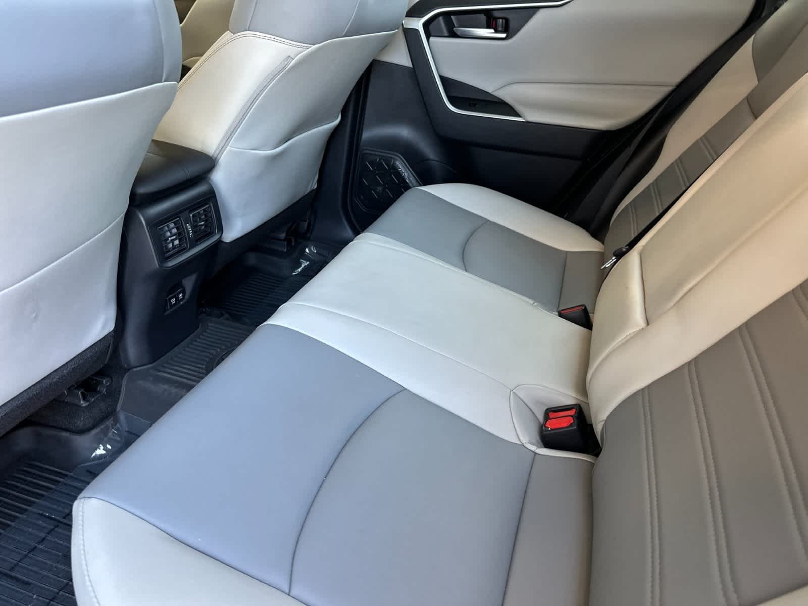 Thumbnail: 2021 Toyota RAV4 - 4