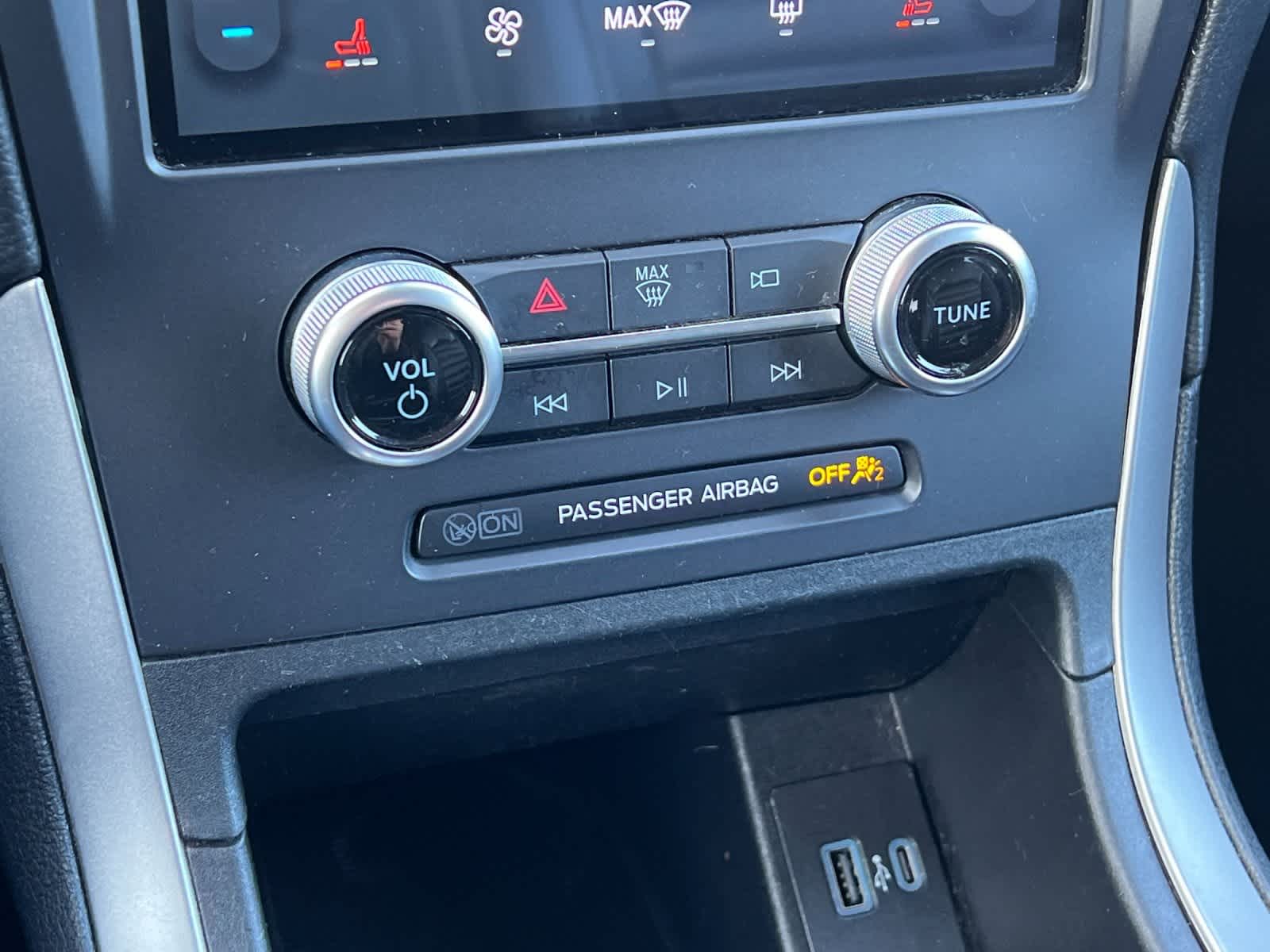 Thumbnail: 2022 Ford Edge - 20