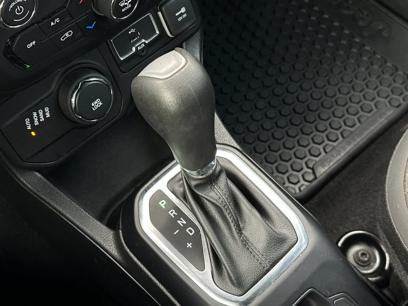 Thumbnail: 2020 Jeep Renegade - 21