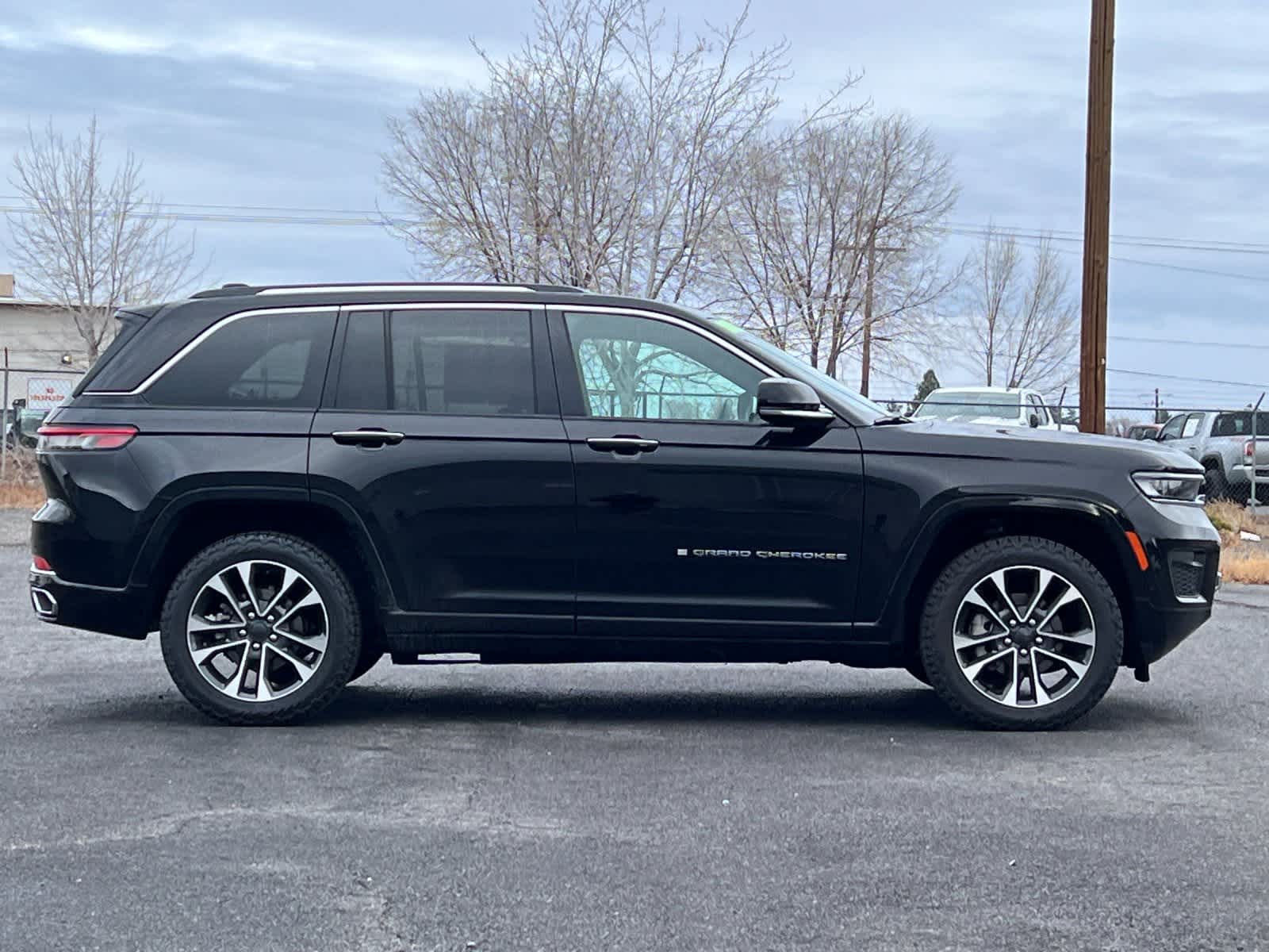 Thumbnail: 2023 Jeep Grand Cherokee - 8