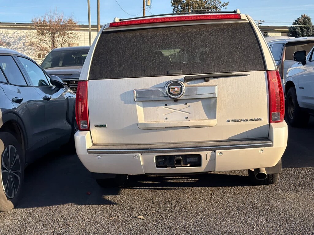 Used 2011 CADILLAC ESCALADE ESV Luxury SUV