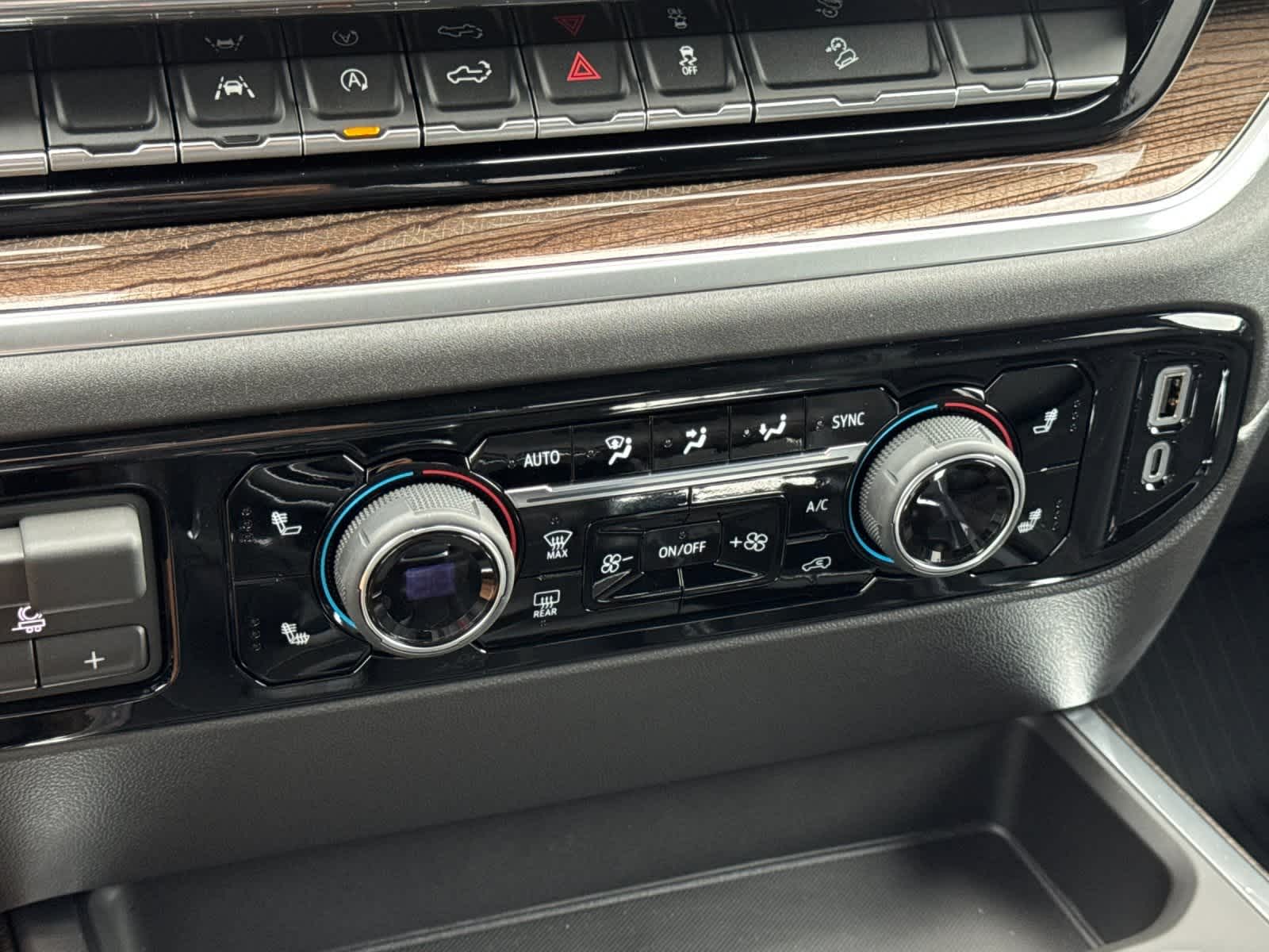 Thumbnail: 2026 Chevrolet Silverado 1500 - 20