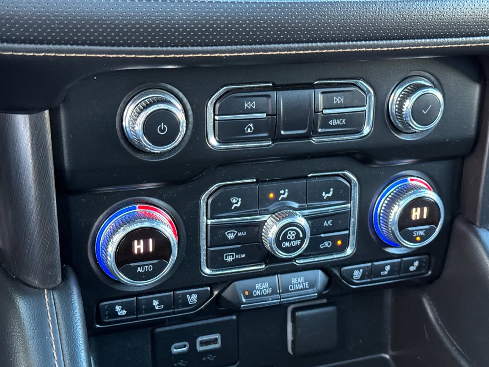 Thumbnail: 2021 GMC Yukon XL - 22