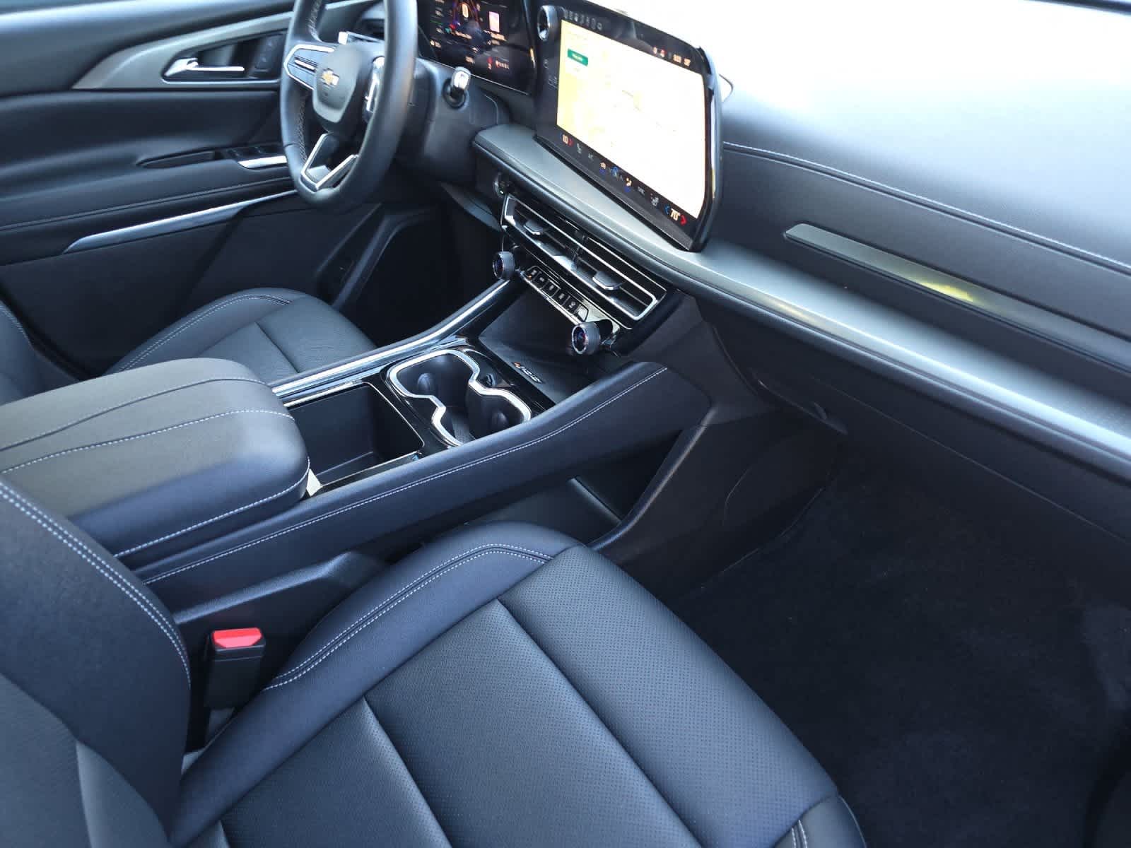 Thumbnail: 2025 Chevrolet Traverse - 17