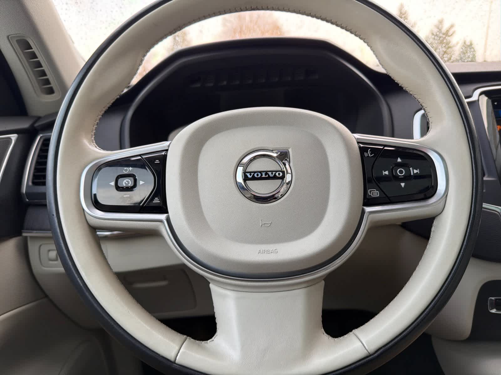 Thumbnail: 2020 Volvo XC90 - 23