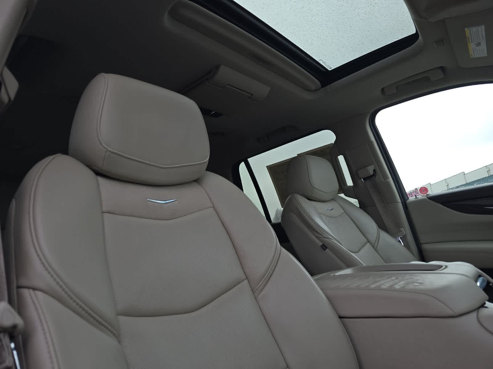 Thumbnail: 2015 Cadillac Escalade - 19