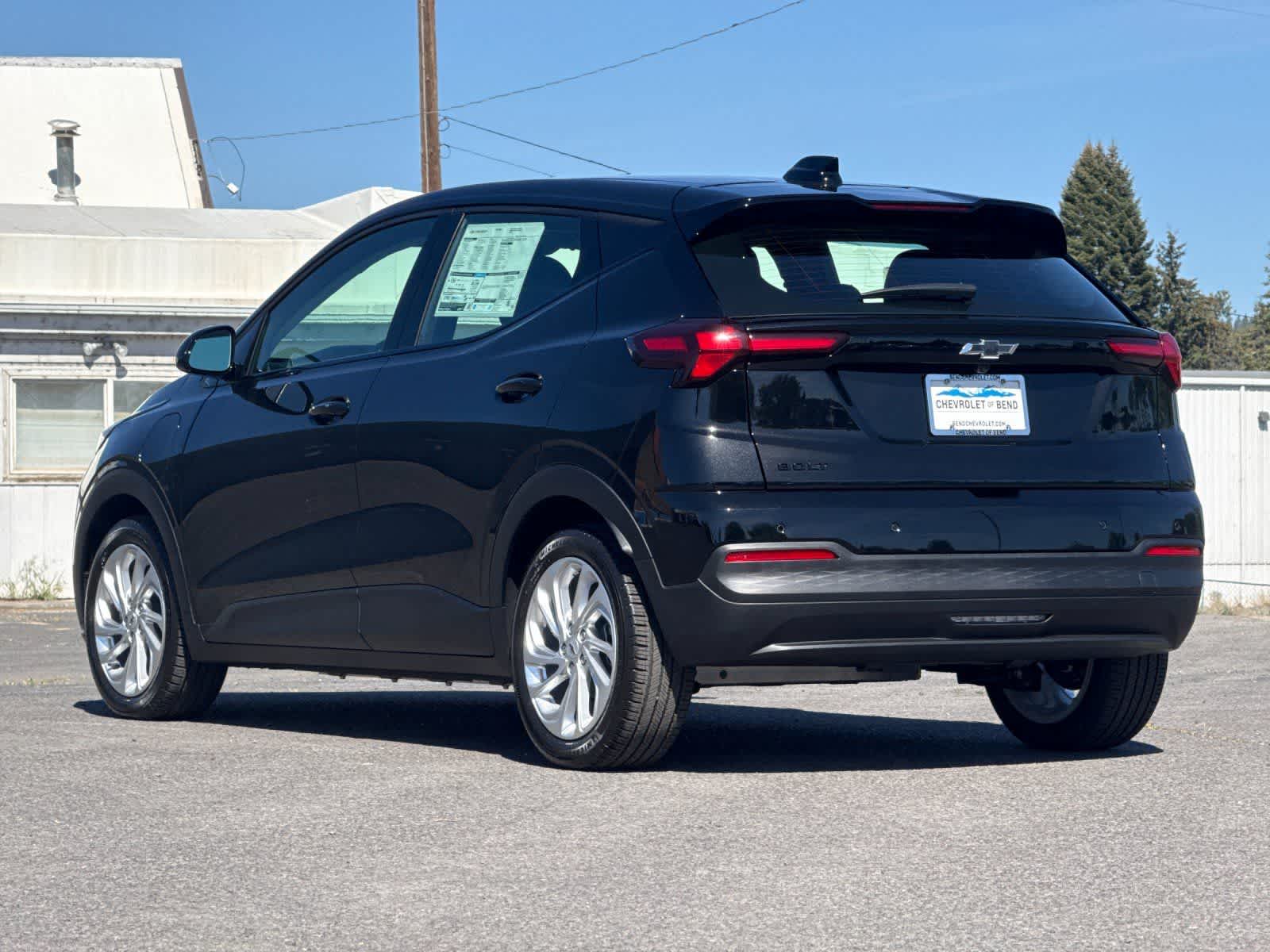 Thumbnail: 2027 Chevrolet Bolt EV - 6