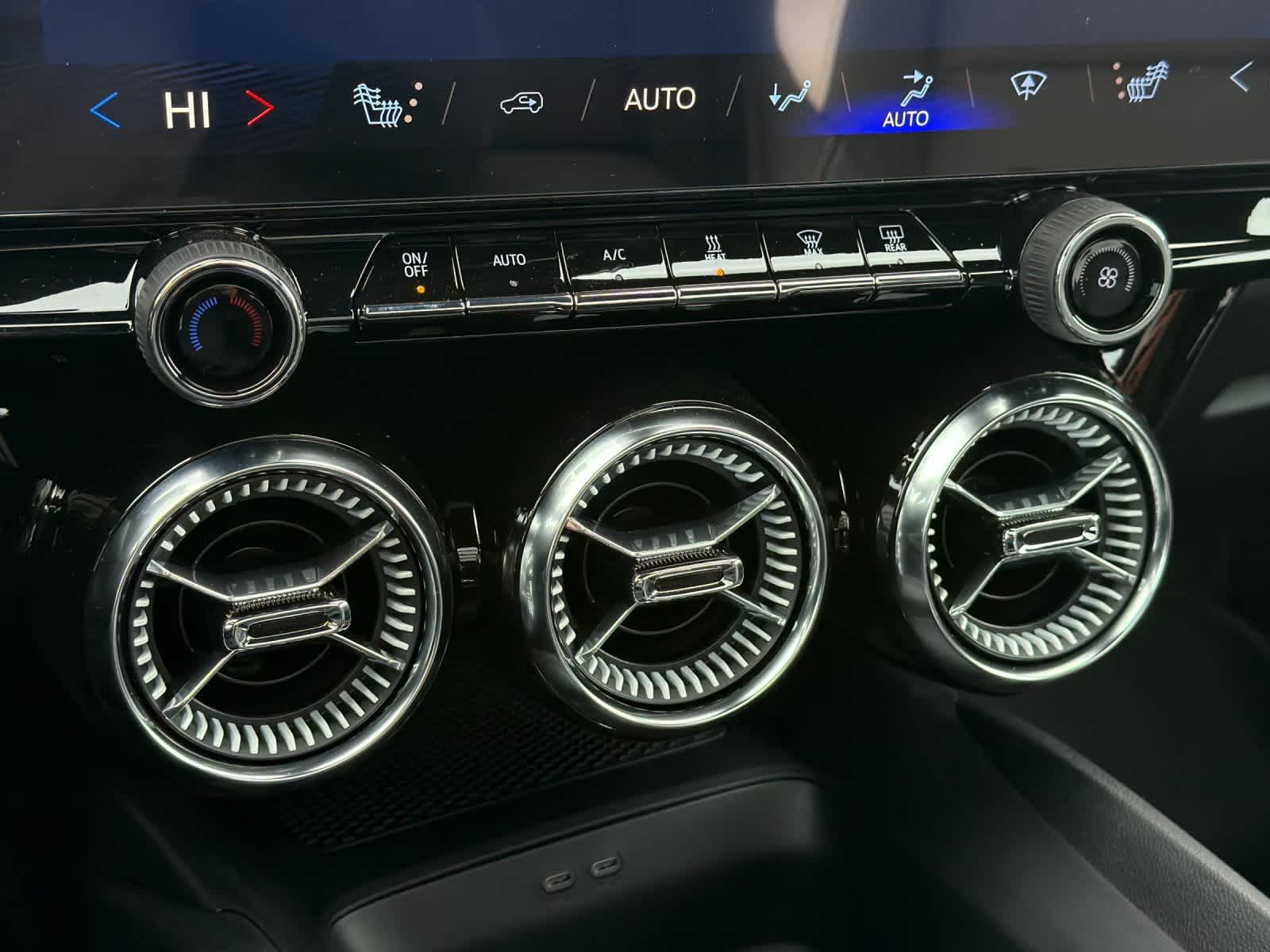 Thumbnail: 2026 Chevrolet Blazer EV - 21