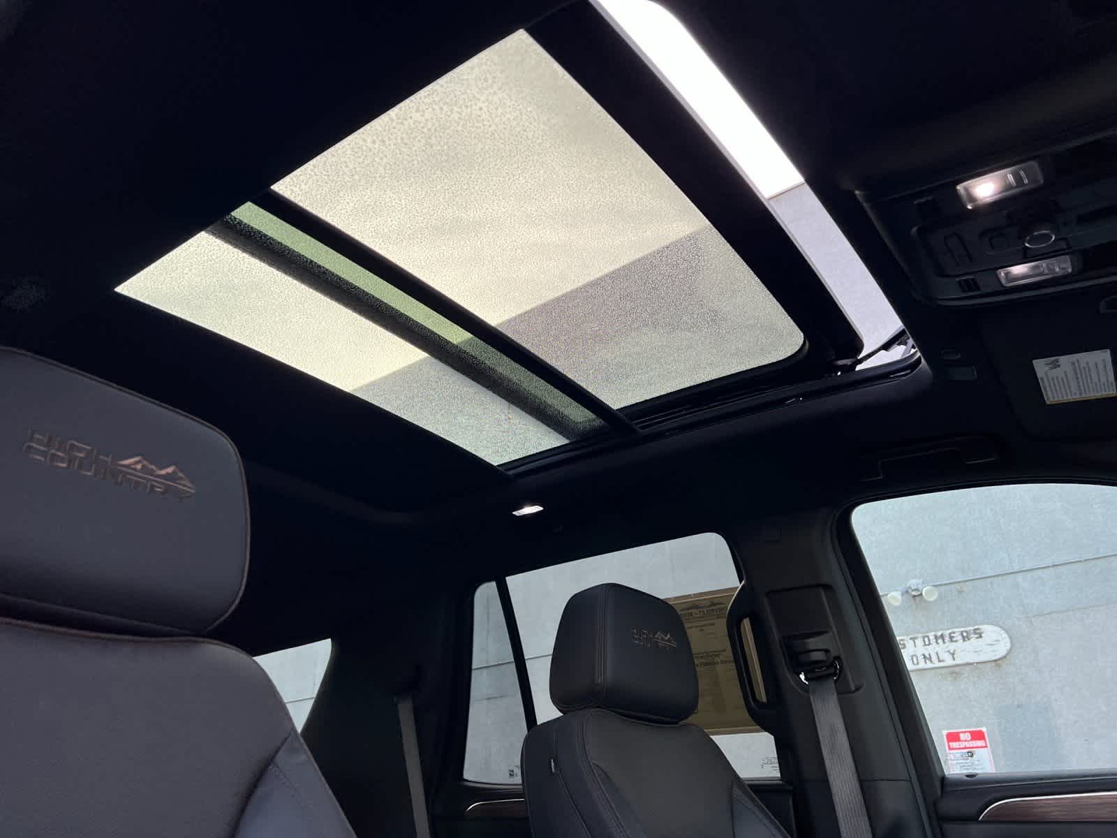 Thumbnail: 2024 Chevrolet Tahoe - 18