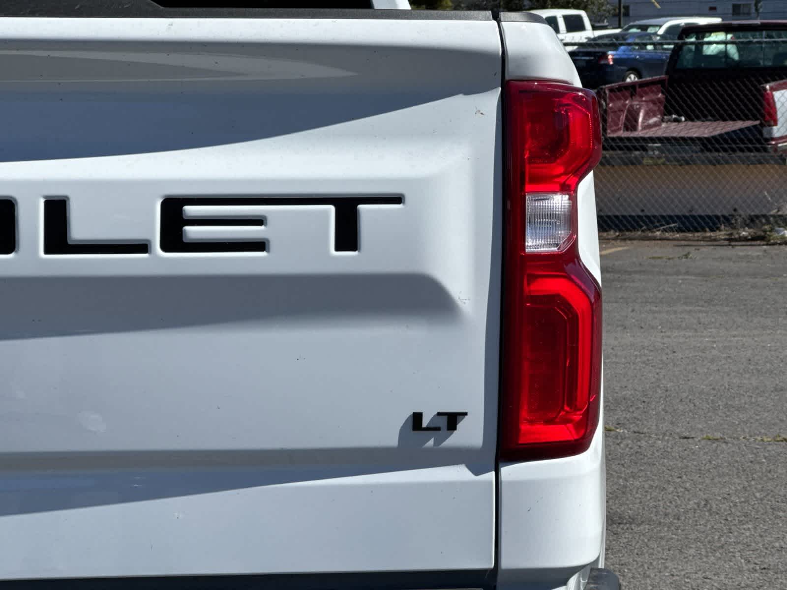 Thumbnail: 2026 Chevrolet Silverado 1500 - 27