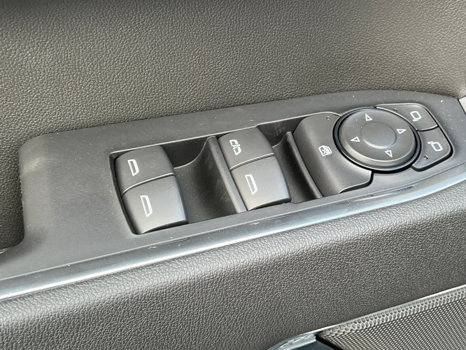 Thumbnail: 2026 Chevrolet Silverado 1500 - 13