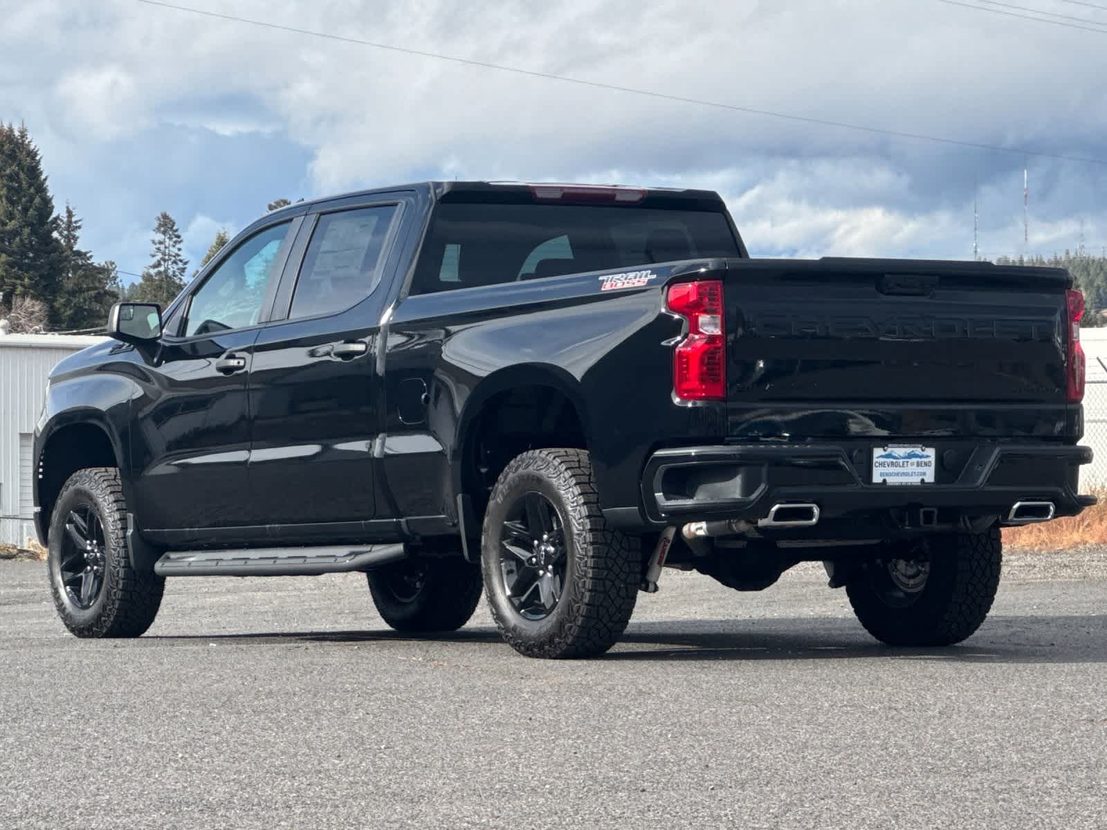 Thumbnail: 2026 Chevrolet Silverado 1500 - 6