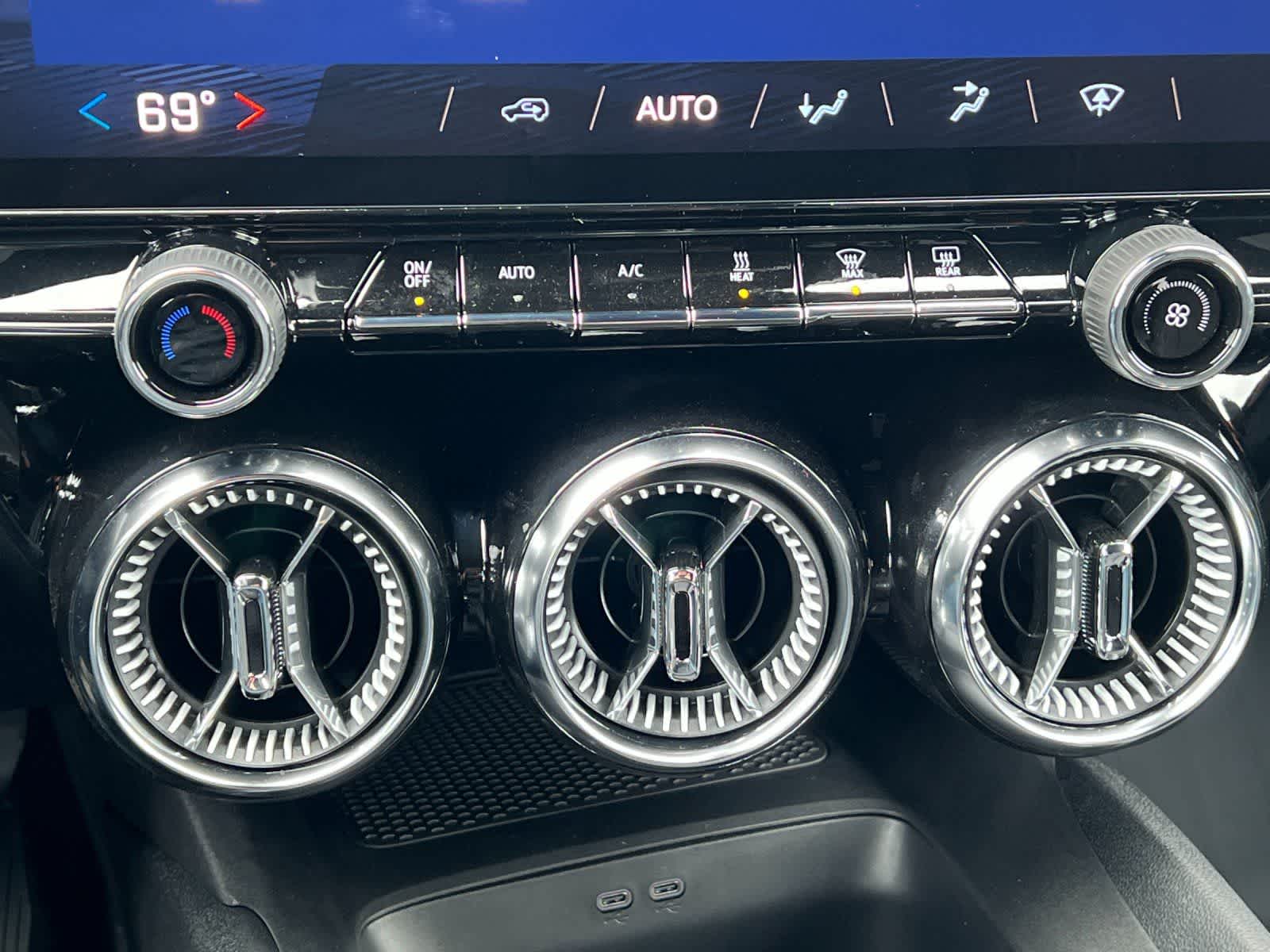 Thumbnail: 2026 Chevrolet Blazer EV - 20