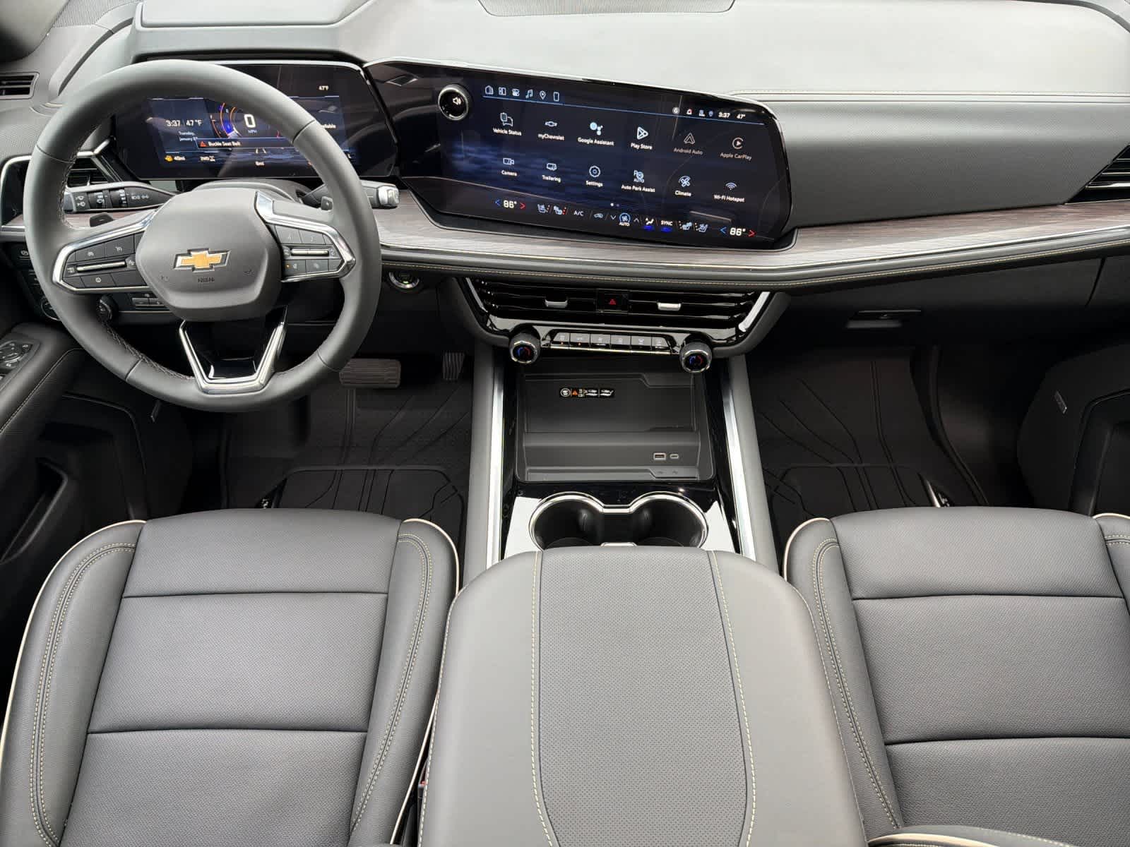 Thumbnail: 2026 Chevrolet Suburban - 3