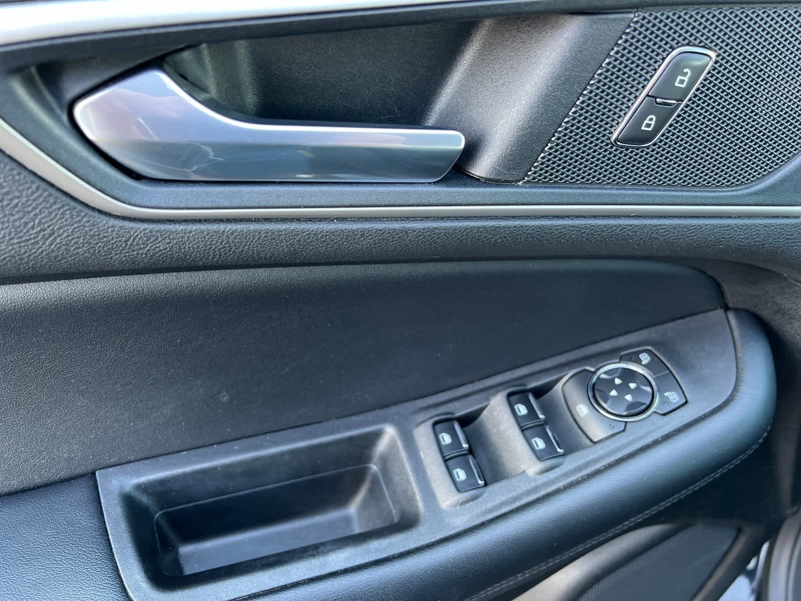 Thumbnail: 2022 Ford Edge - 12