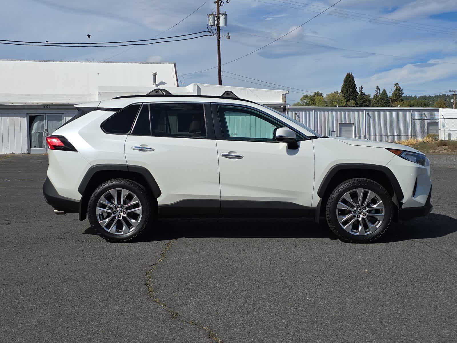 Thumbnail: 2021 Toyota RAV4 - 8