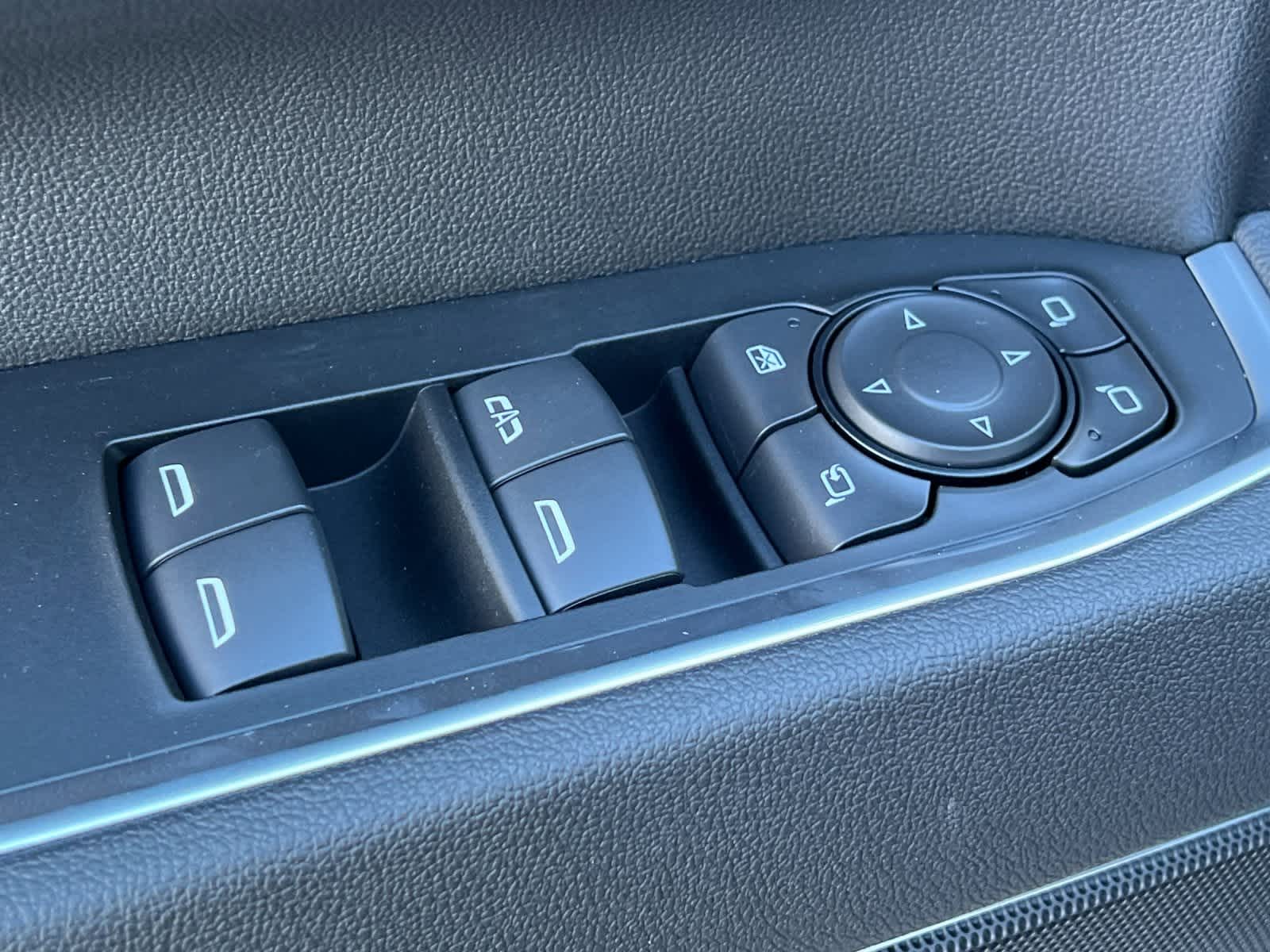 Thumbnail: 2026 Chevrolet Silverado 3500 - 13