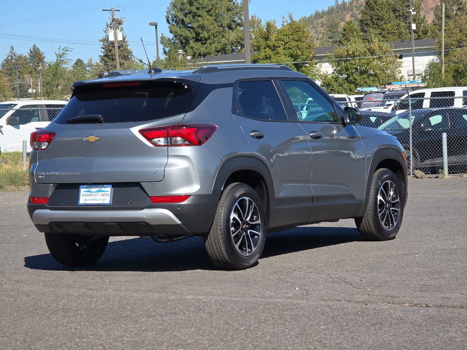 Thumbnail: 2026 Chevrolet TrailBlazer - 2