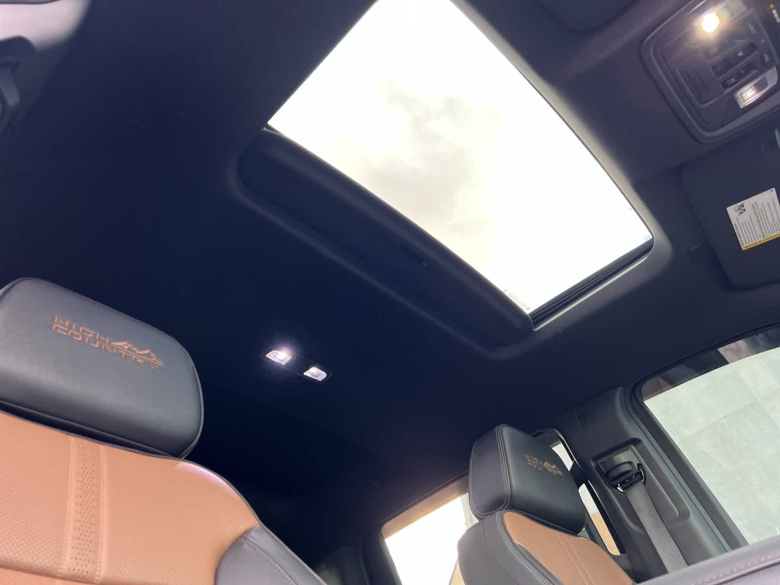 Thumbnail: 2024 Chevrolet Silverado 3500 - 16