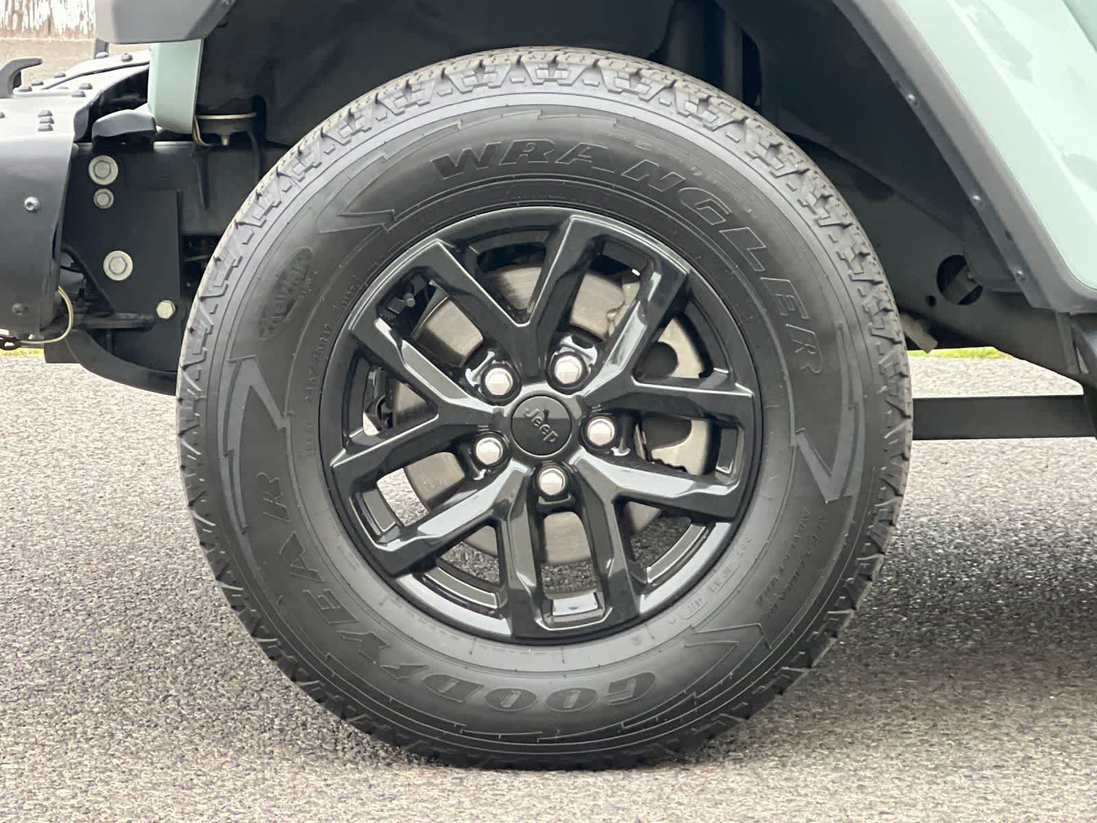 Thumbnail: 2023 Jeep Wrangler - 27