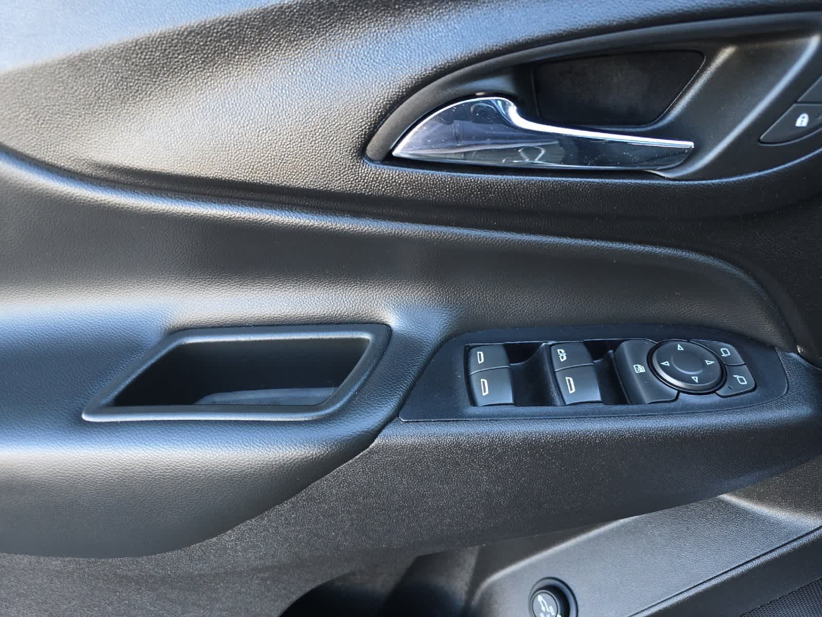 Thumbnail: 2019 Chevrolet Equinox - 12