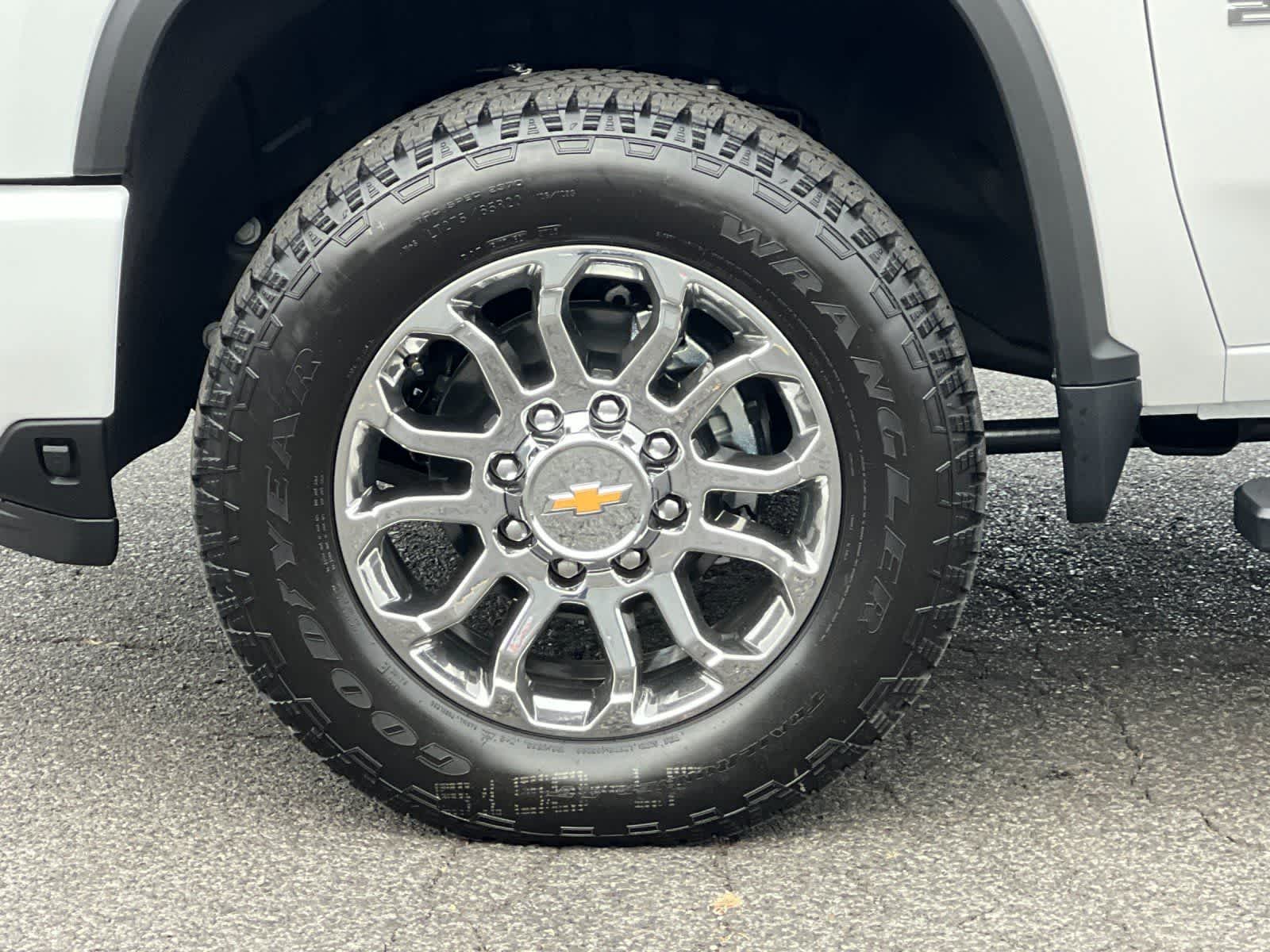 Thumbnail: 2026 Chevrolet Silverado 2500 - 24