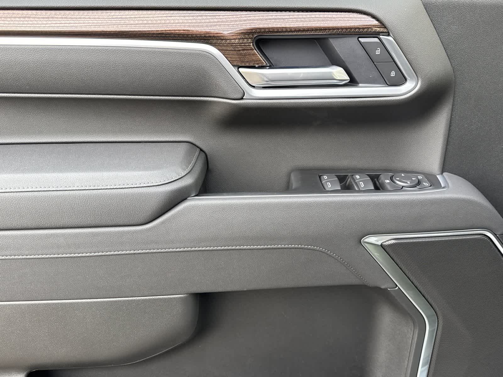 Thumbnail: 2026 Chevrolet Silverado 1500 - 12