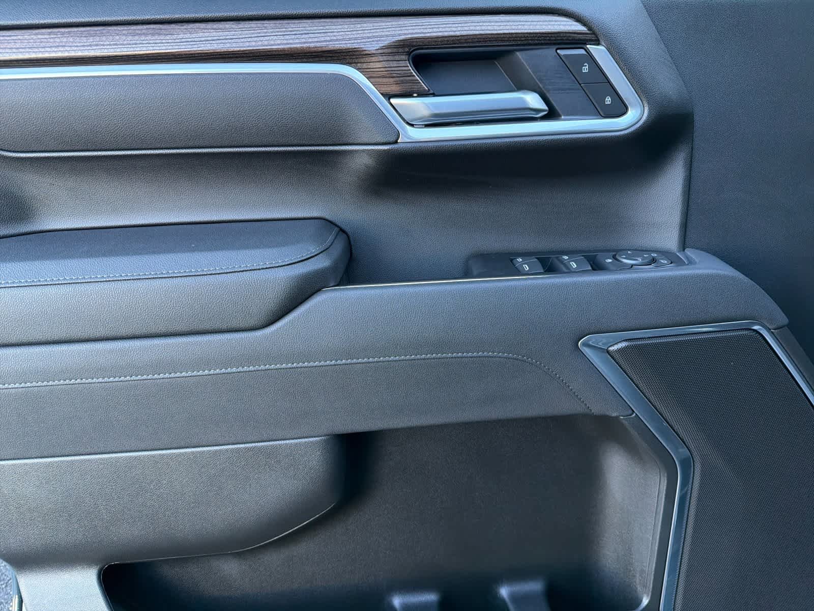 Thumbnail: 2026 Chevrolet Silverado 1500 - 12