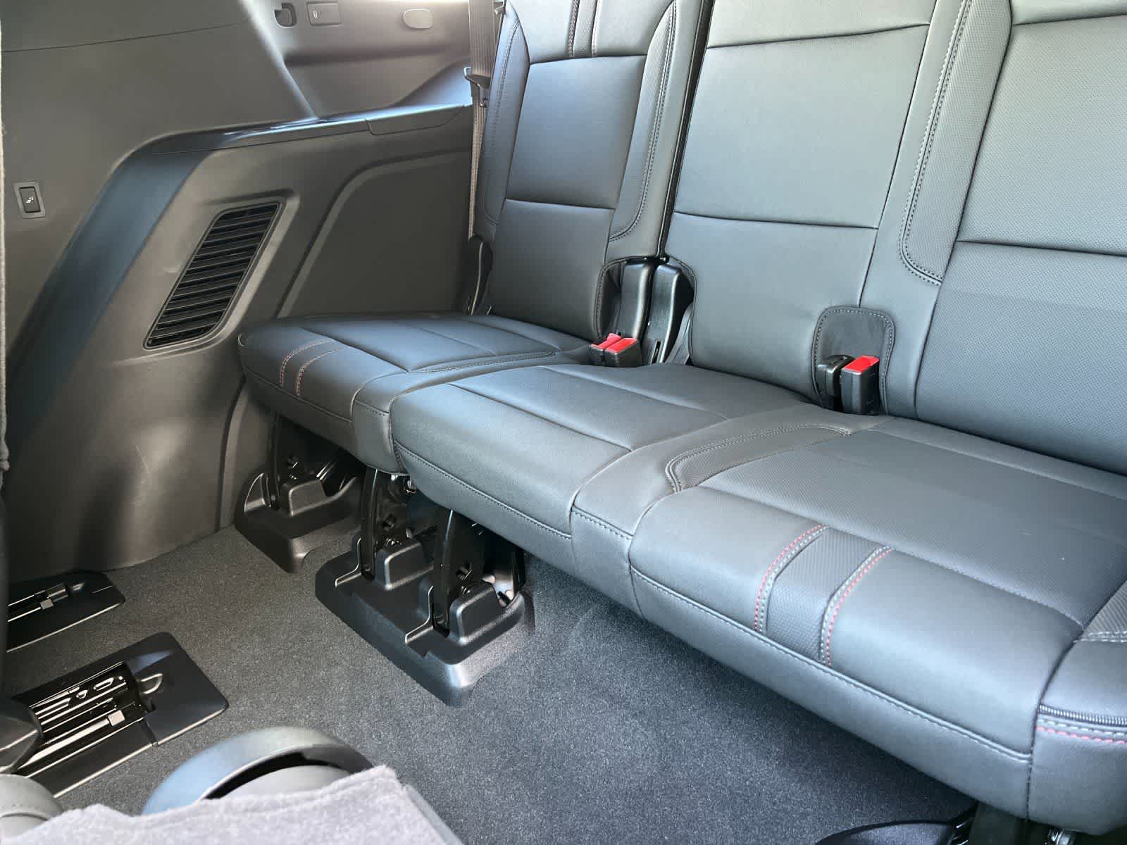 Thumbnail: 2026 Chevrolet Tahoe - 15