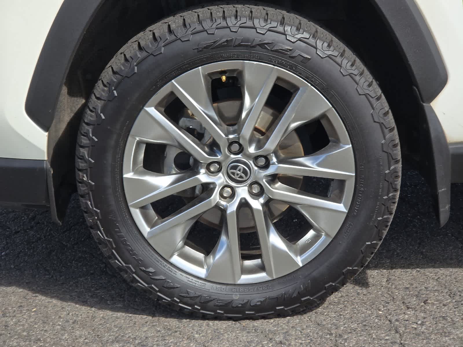 Thumbnail: 2021 Toyota RAV4 - 26