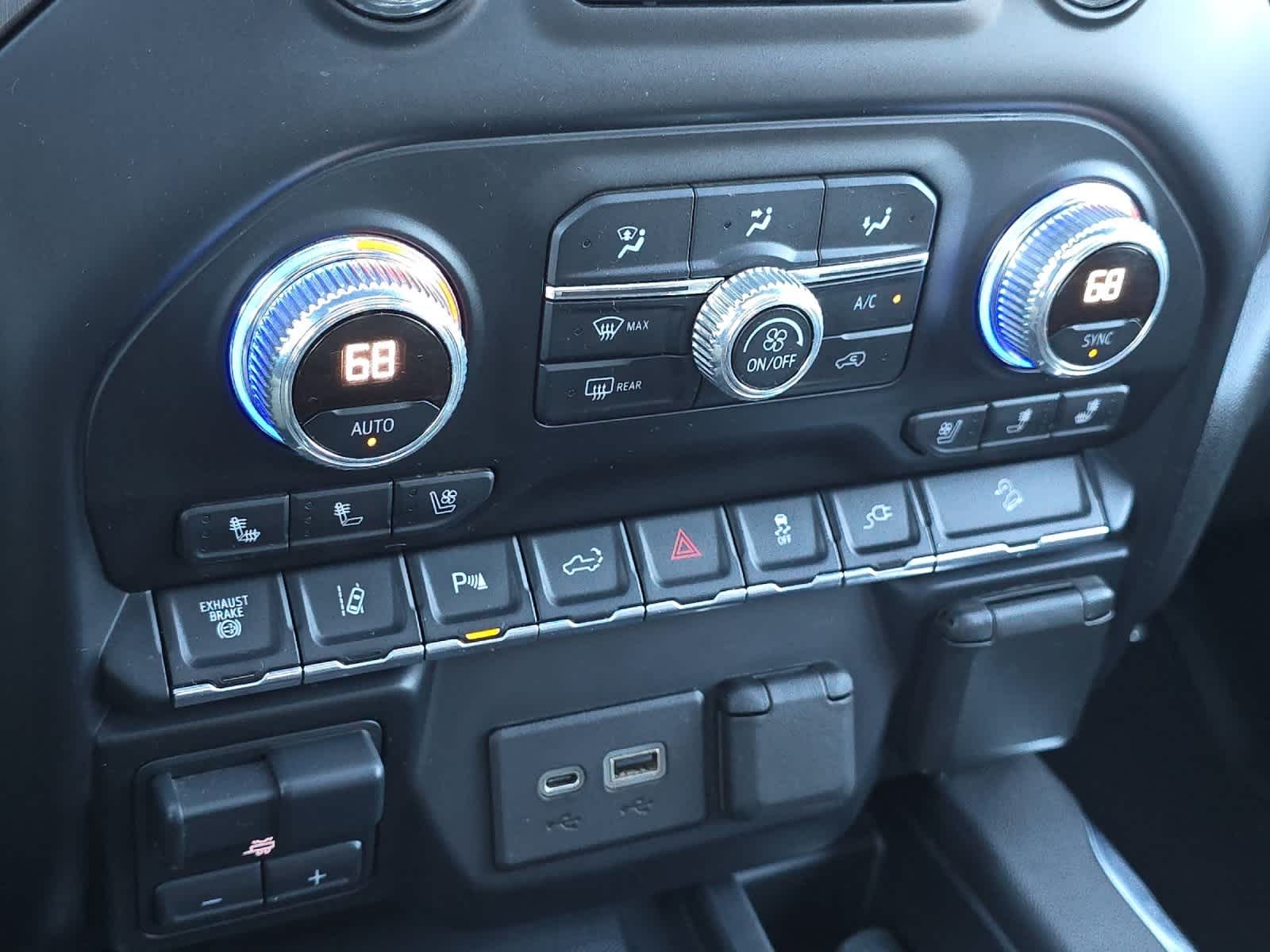 Thumbnail: 2021 GMC Sierra 3500 - 20