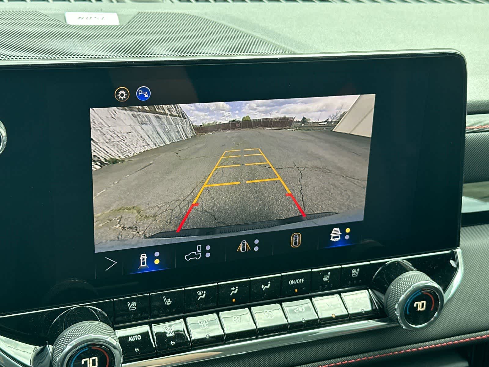 Thumbnail: 2026 Chevrolet Colorado - 19