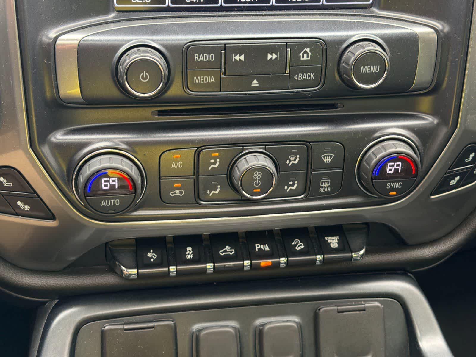 Thumbnail: 2018 Chevrolet Silverado 2500 - 19