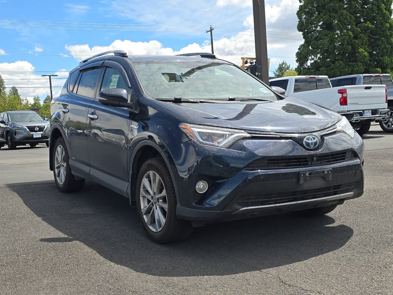 Thumbnail: 2017 Toyota RAV4 - 5