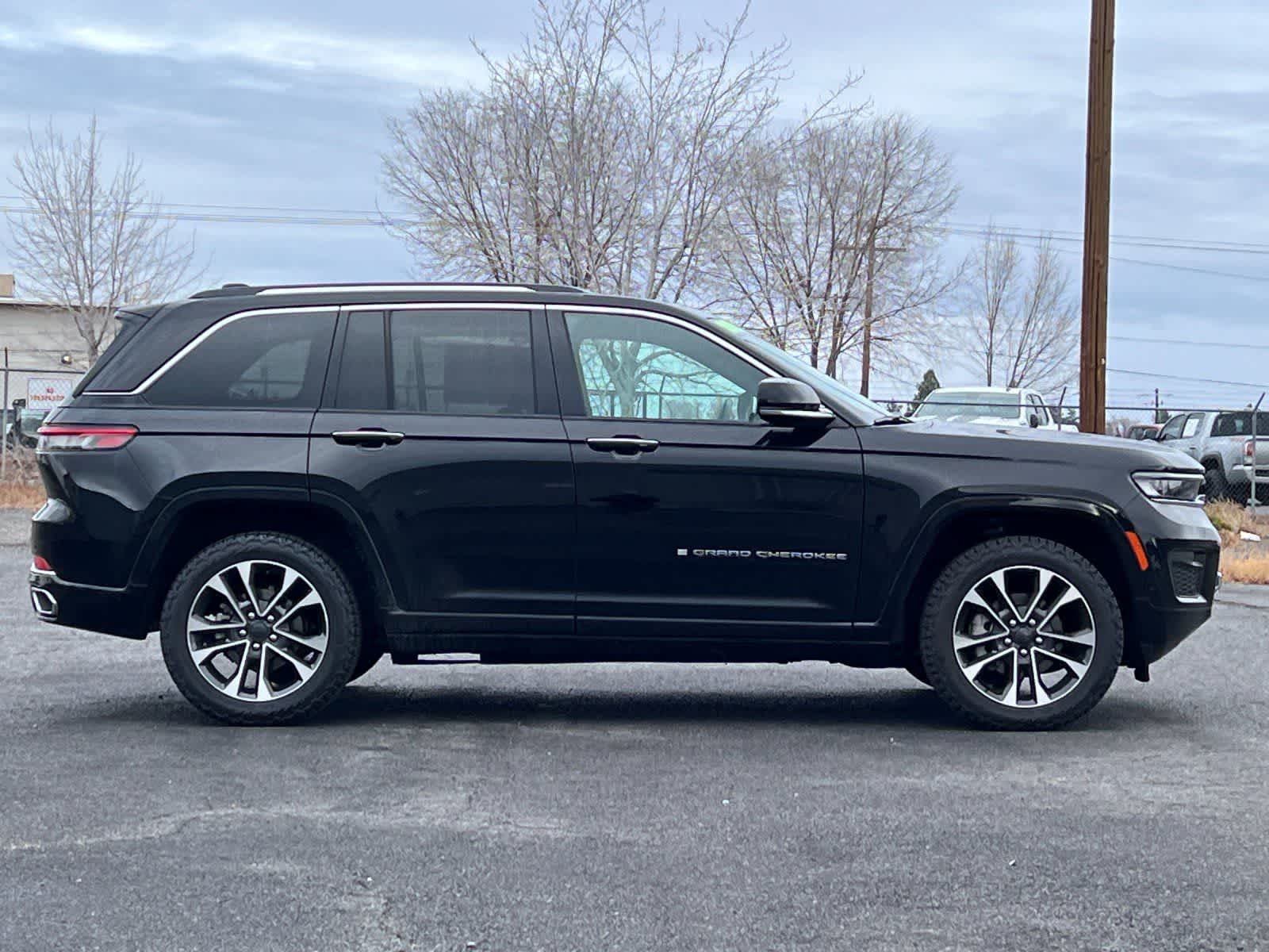 Thumbnail: 2023 Jeep Grand Cherokee - 8