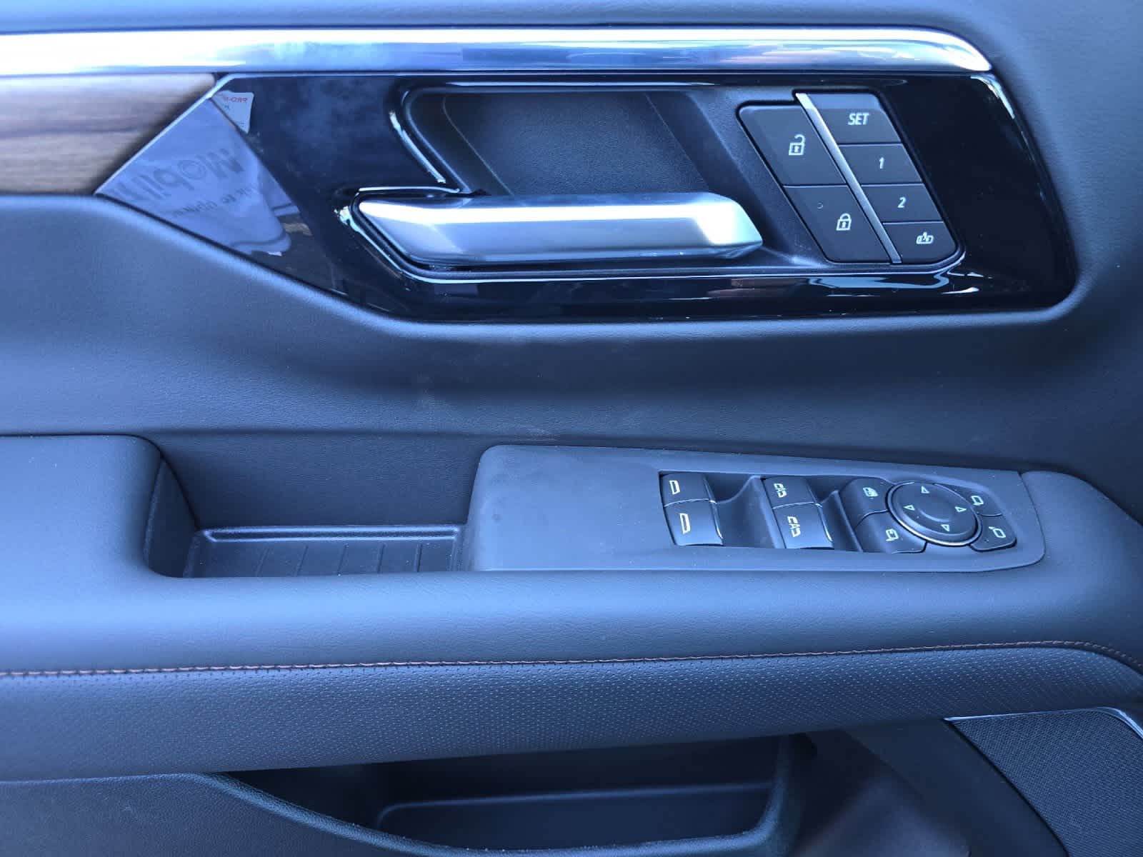 Thumbnail: 2026 Chevrolet Suburban - 12