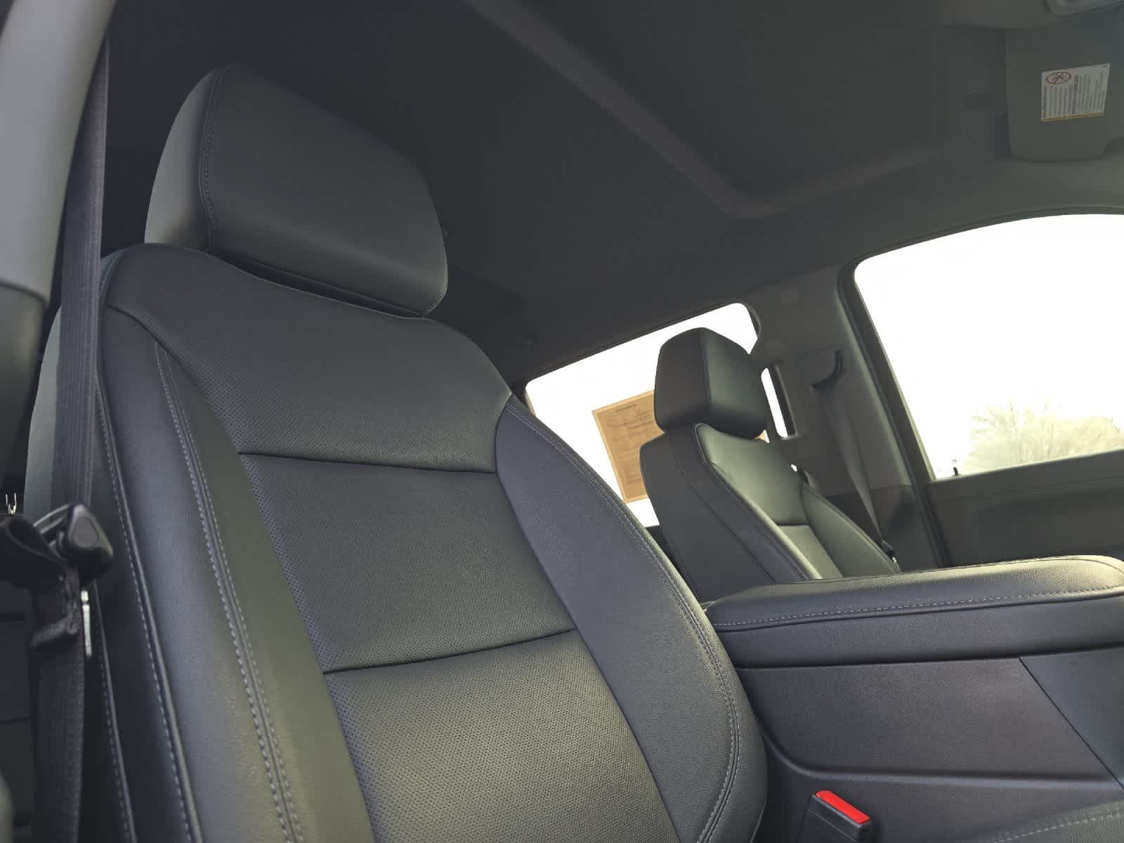 Thumbnail: 2022 Chevrolet Silverado 3500 - 16