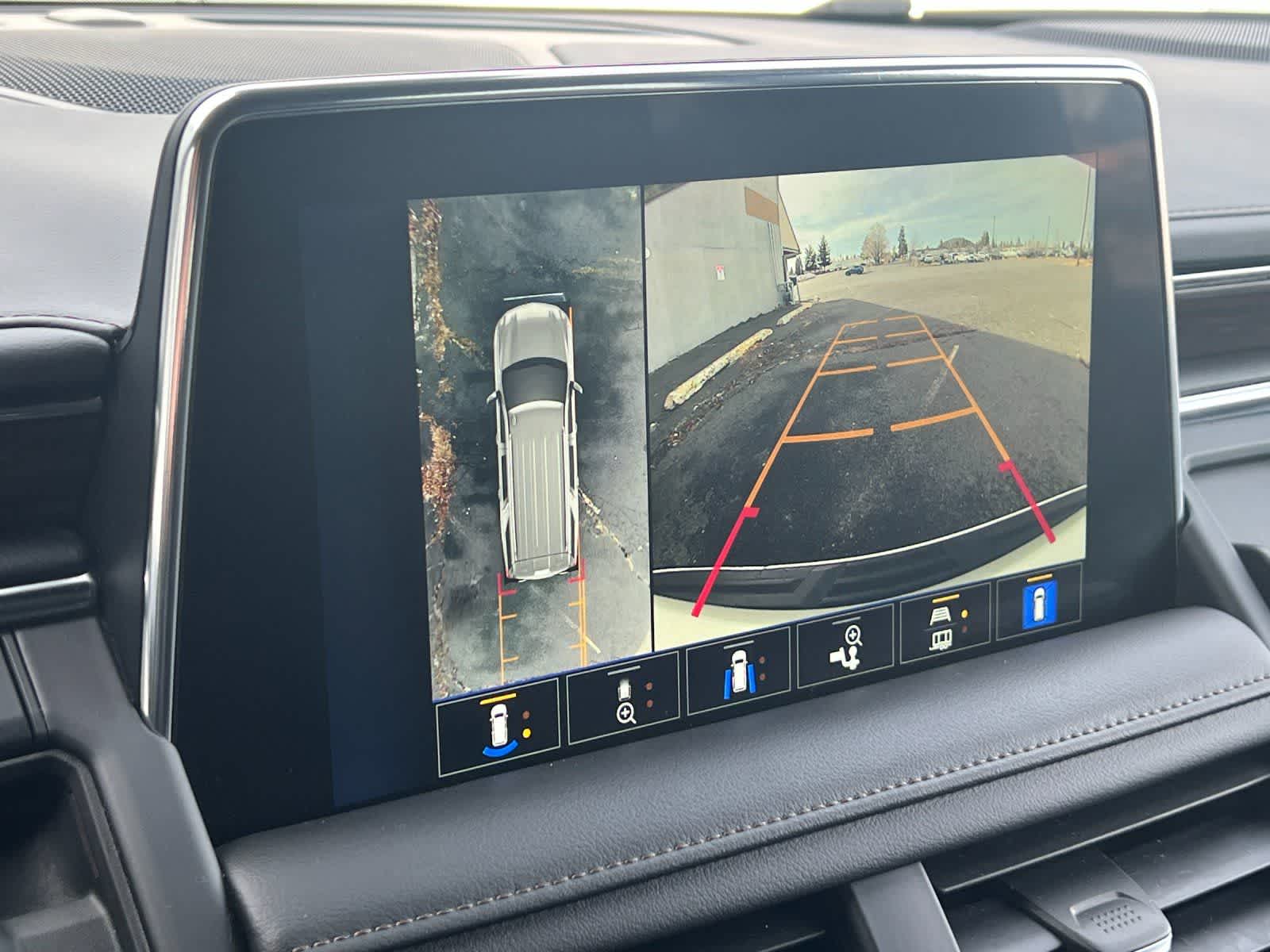 Thumbnail: 2023 Chevrolet Suburban - 20