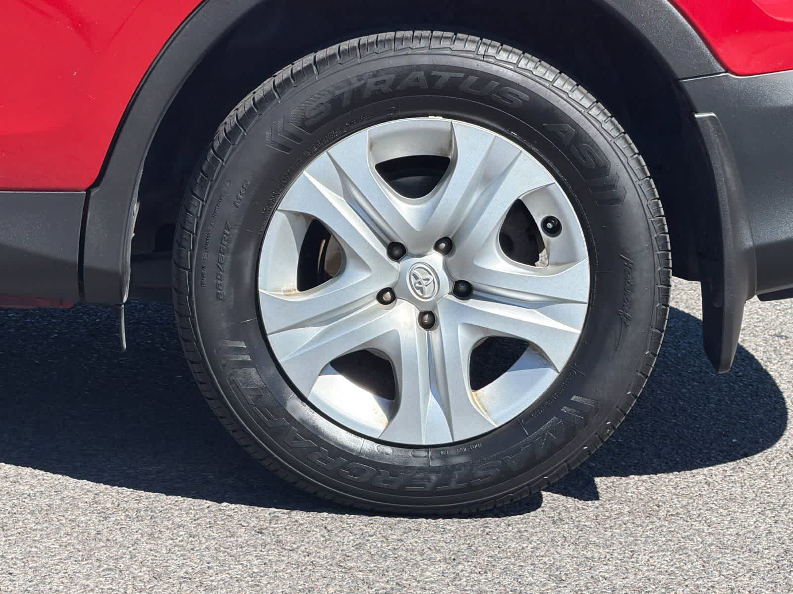 Thumbnail: 2015 Toyota RAV4 - 24