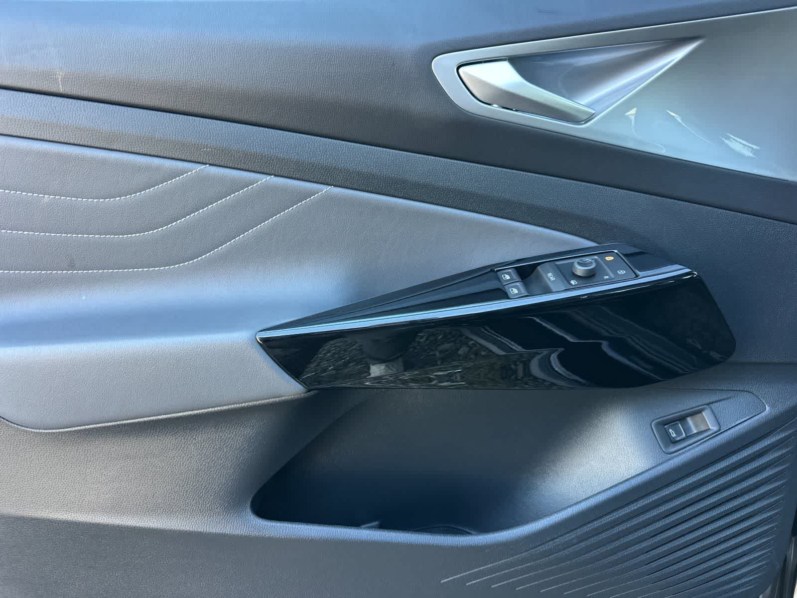 Thumbnail: 2023 Volkswagen ID.4 - 12