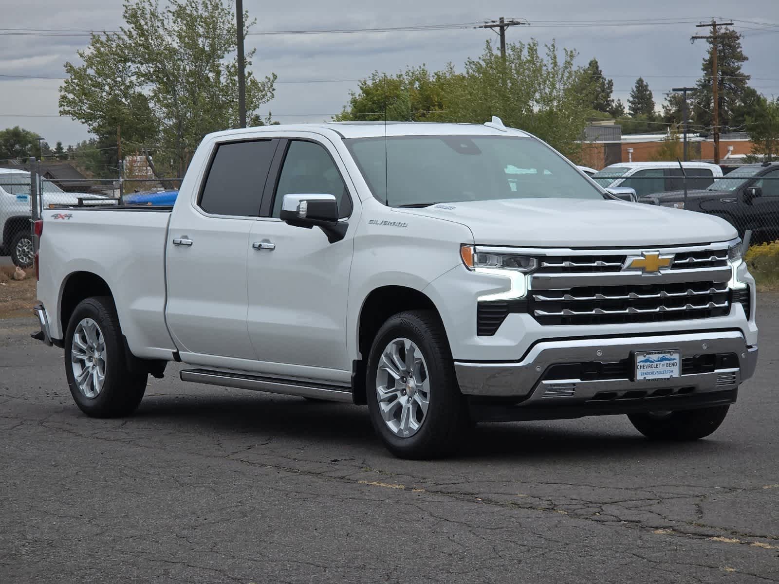 Thumbnail: 2026 Chevrolet Silverado 1500 - 9