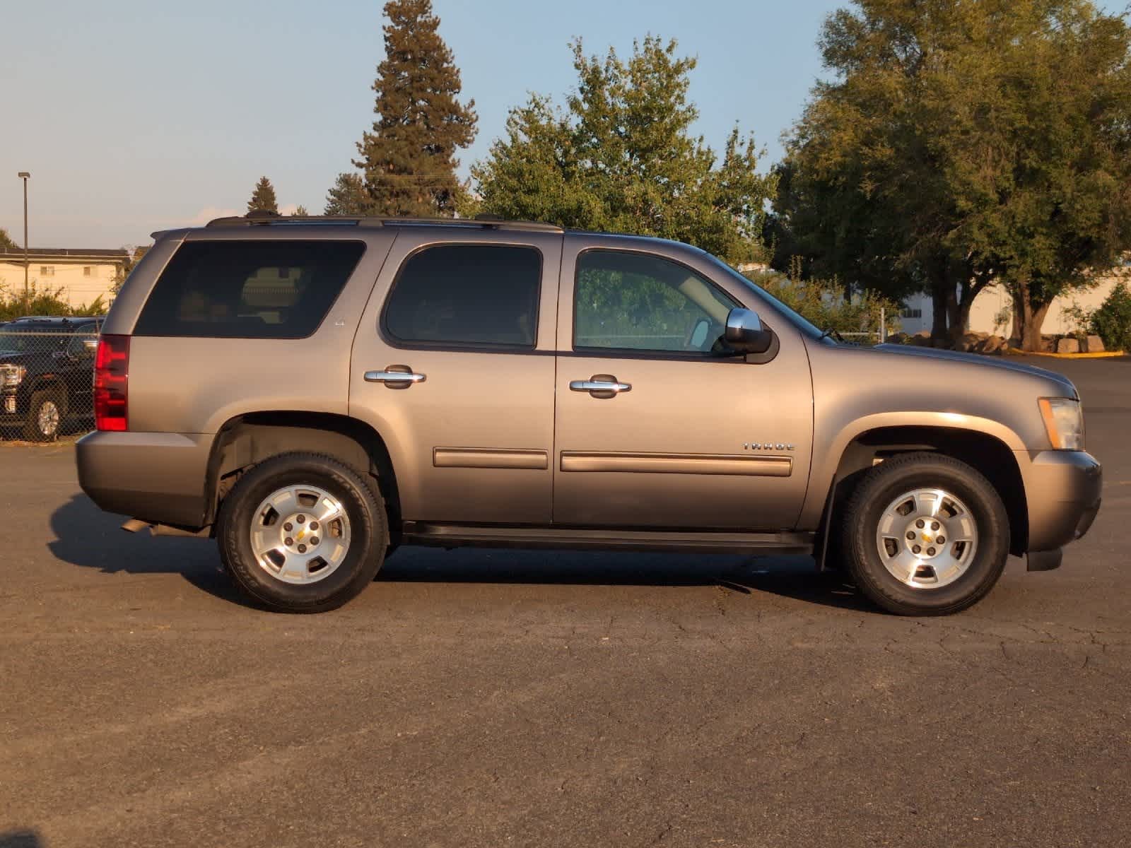 Thumbnail: 2011 Chevrolet Tahoe - 8