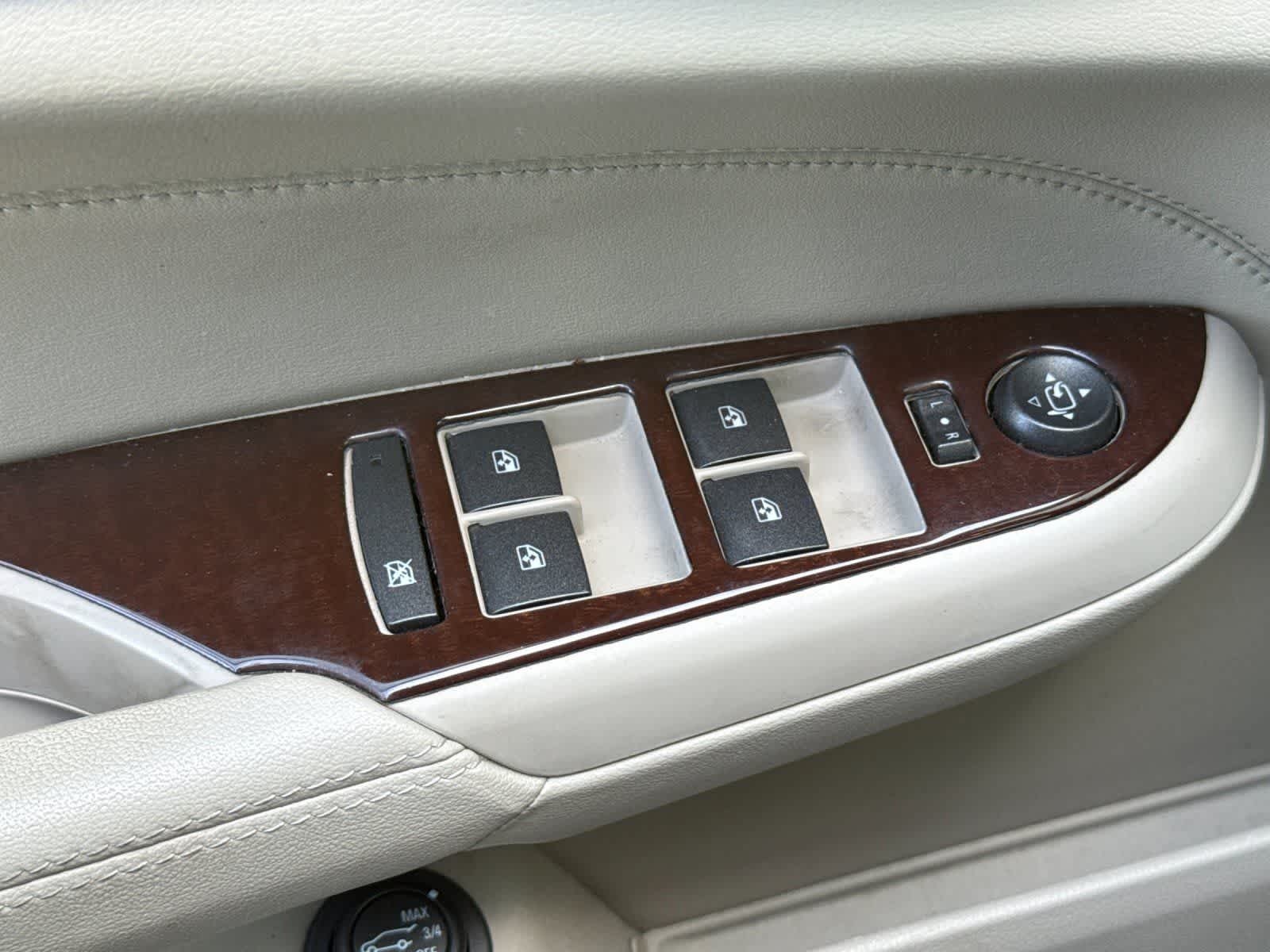 Thumbnail: 2011 Cadillac SRX - 13