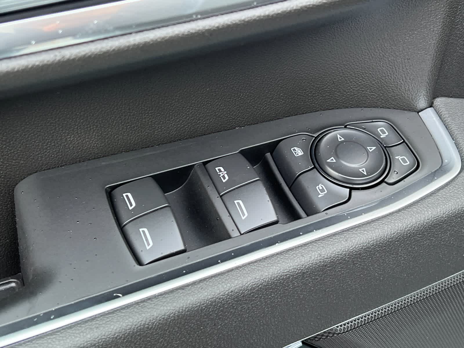 Thumbnail: 2026 Chevrolet Silverado 2500 - 13